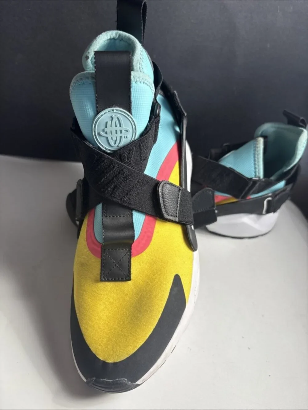 Nike Huarache City Mars  Sz 5Y Multi Colors